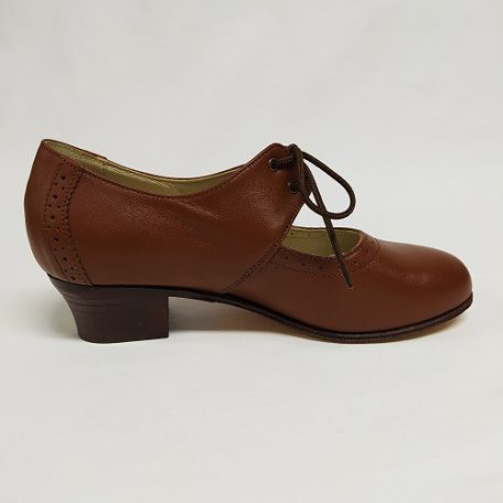 Karaktercipő Rozmaring fűzős nyitott barna 37