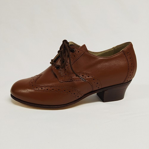 Karaktercipő Rozmaring fűzős díszített barna 41